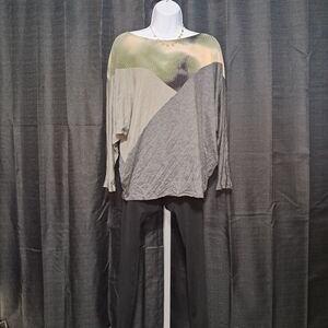Chic Colorblock Top in Green, Grey, Tan